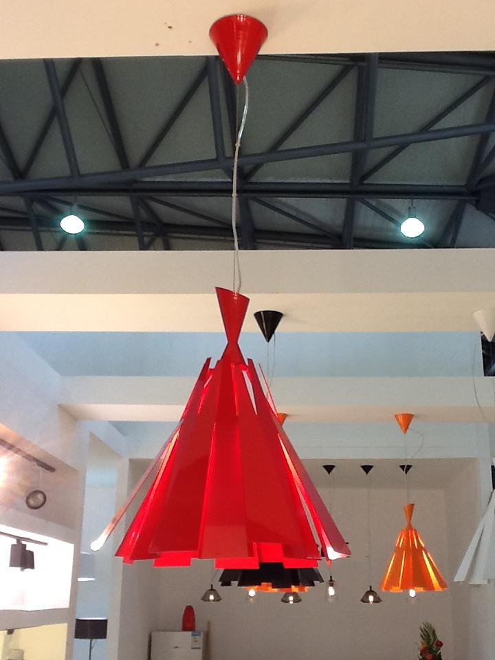 Modern Red Carbon Steel Pendant Lamp (2200S)