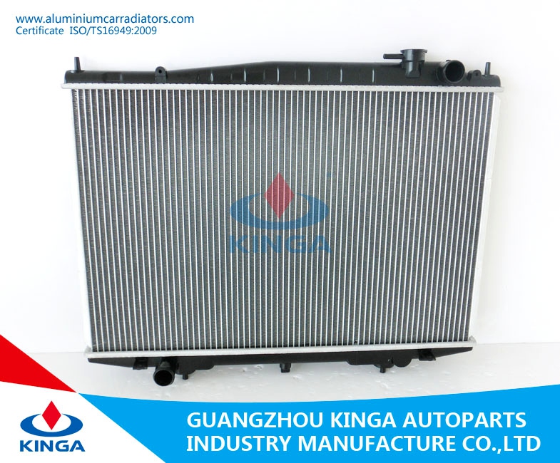 Aluminum Auto Radiator for Nissan Bd22/Td27 Mt