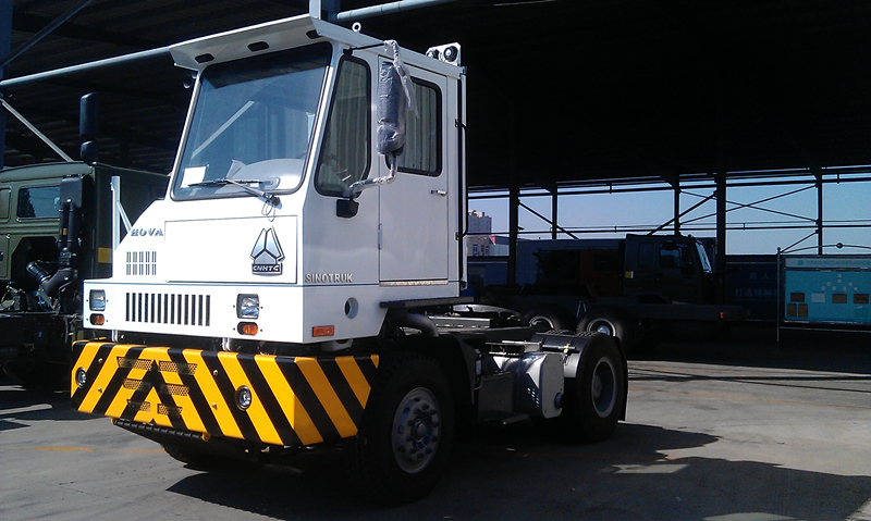 Cnhtc China Sino Terminal Heavy Duty Dock Tractor Truck