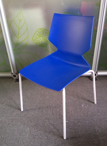 Modern Plastic Restaurant Dining Chair (FLY-01B/W)