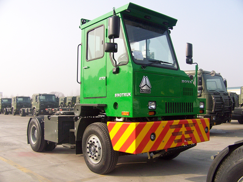 Sino Truck Heavy Duty Port Dock Tractor Truck 4X2